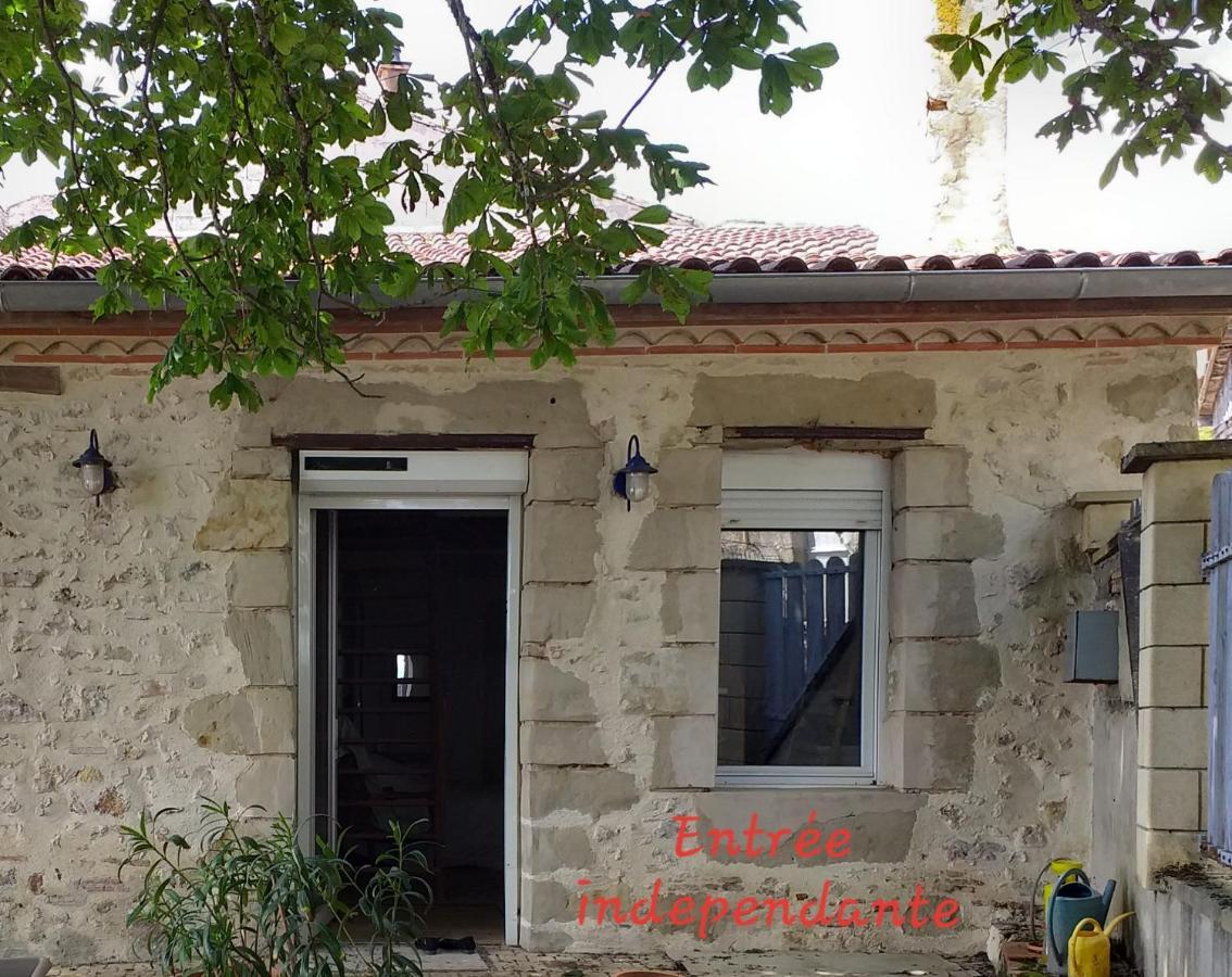 Studio Bellevue 3 Rue Du Bourg A Montastruc 47380 Entree Independante Exterior photo