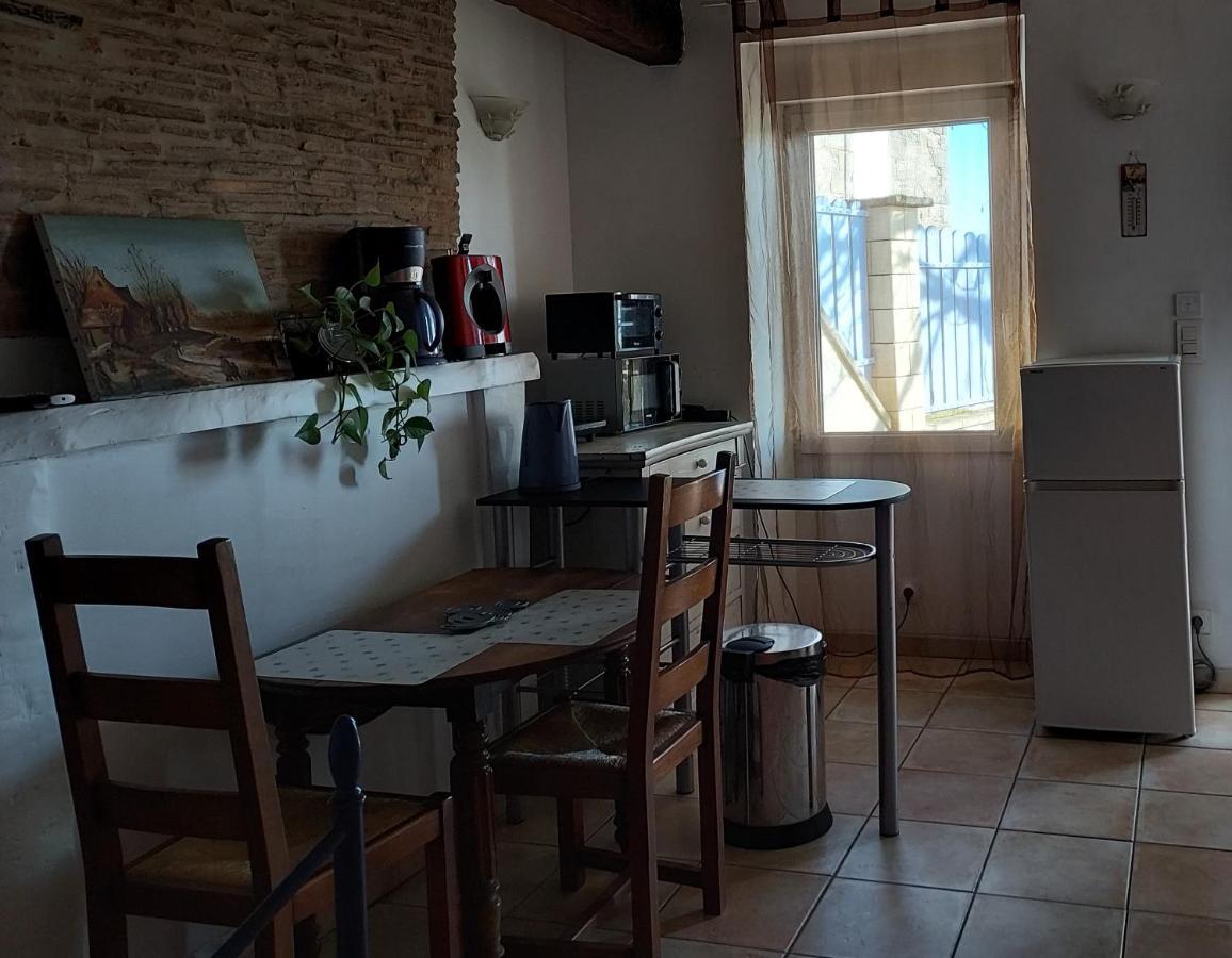 Studio Bellevue 3 Rue Du Bourg A Montastruc 47380 Entree Independante Exterior photo